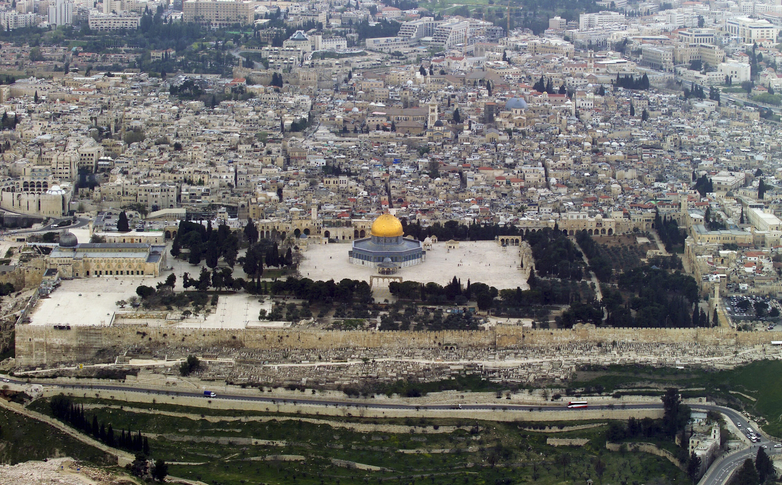 The Temple Mount from the air (Photo/Andrew Shiva-Wikipedia CC BY-SA 4.0)