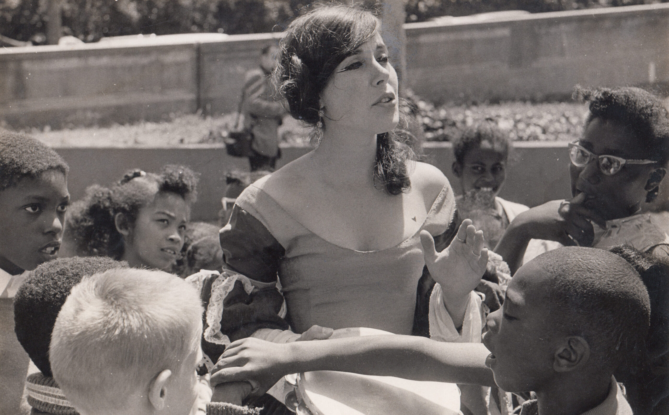 Judy Goldhaft performing with the San Francisco Mime Troupe in Duboce Park, early ’60s (Photo/Erik Weber)