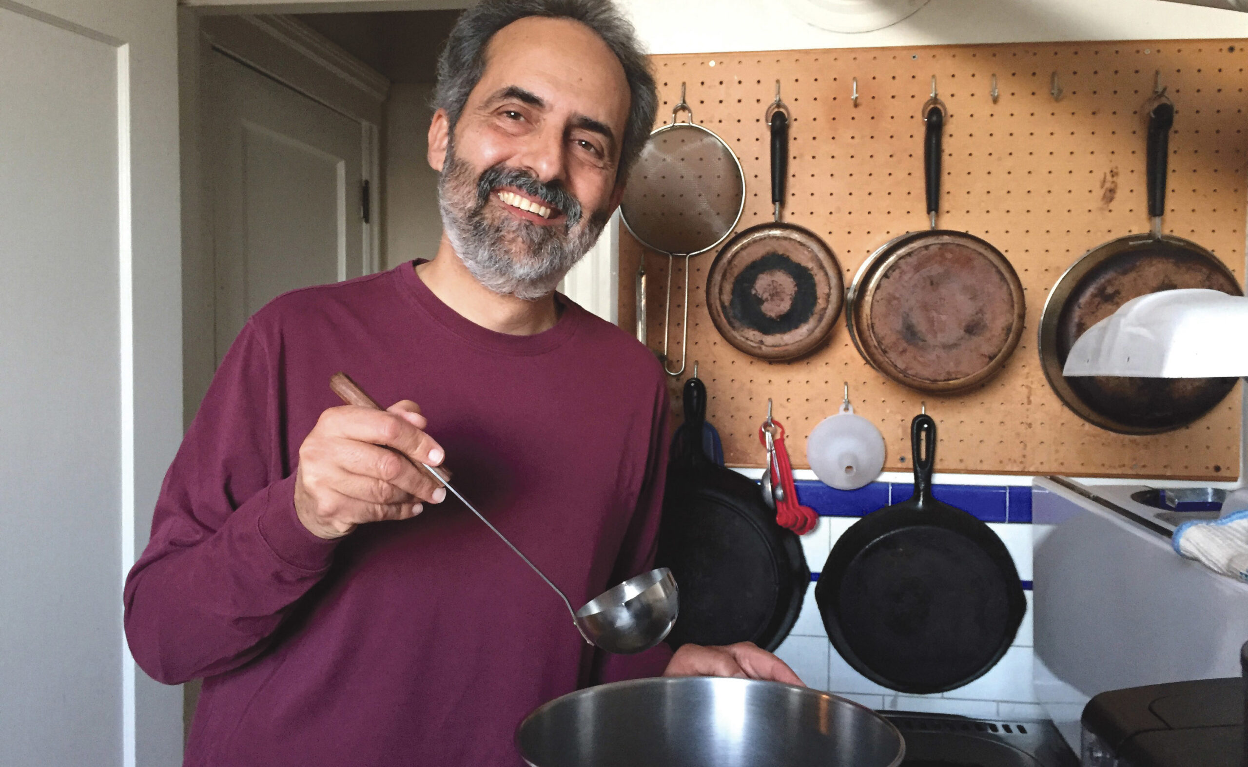 Charlie Varon serves up a steaming bowl of storytelling in his new show, "Back in the World," part of a series of pieces about a retirement home.