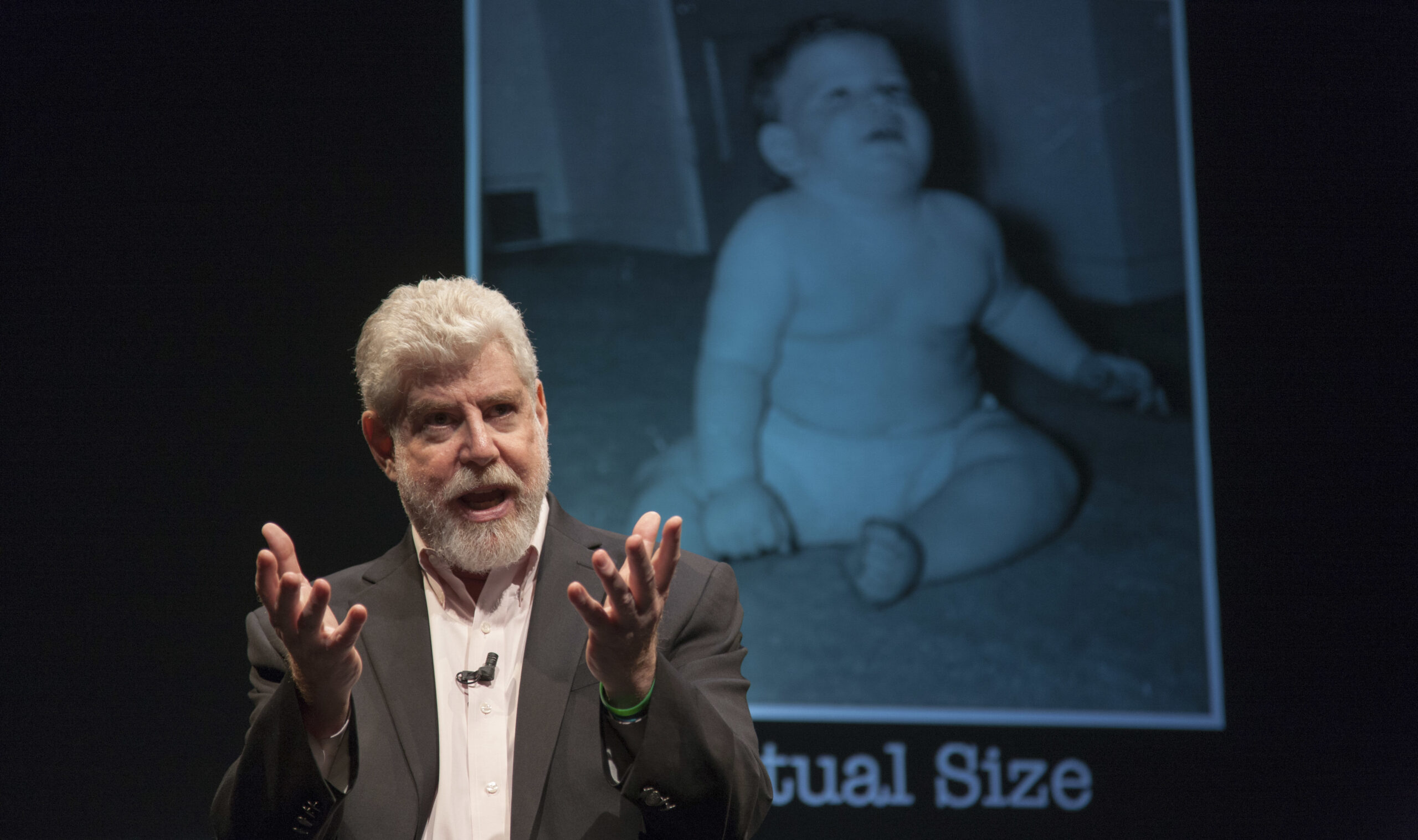Bob Garfield in a September, 2017 performance in Philadelphia of his one-man show, "Ruggedly Jewish" (Photo/Michael Gottlieb)