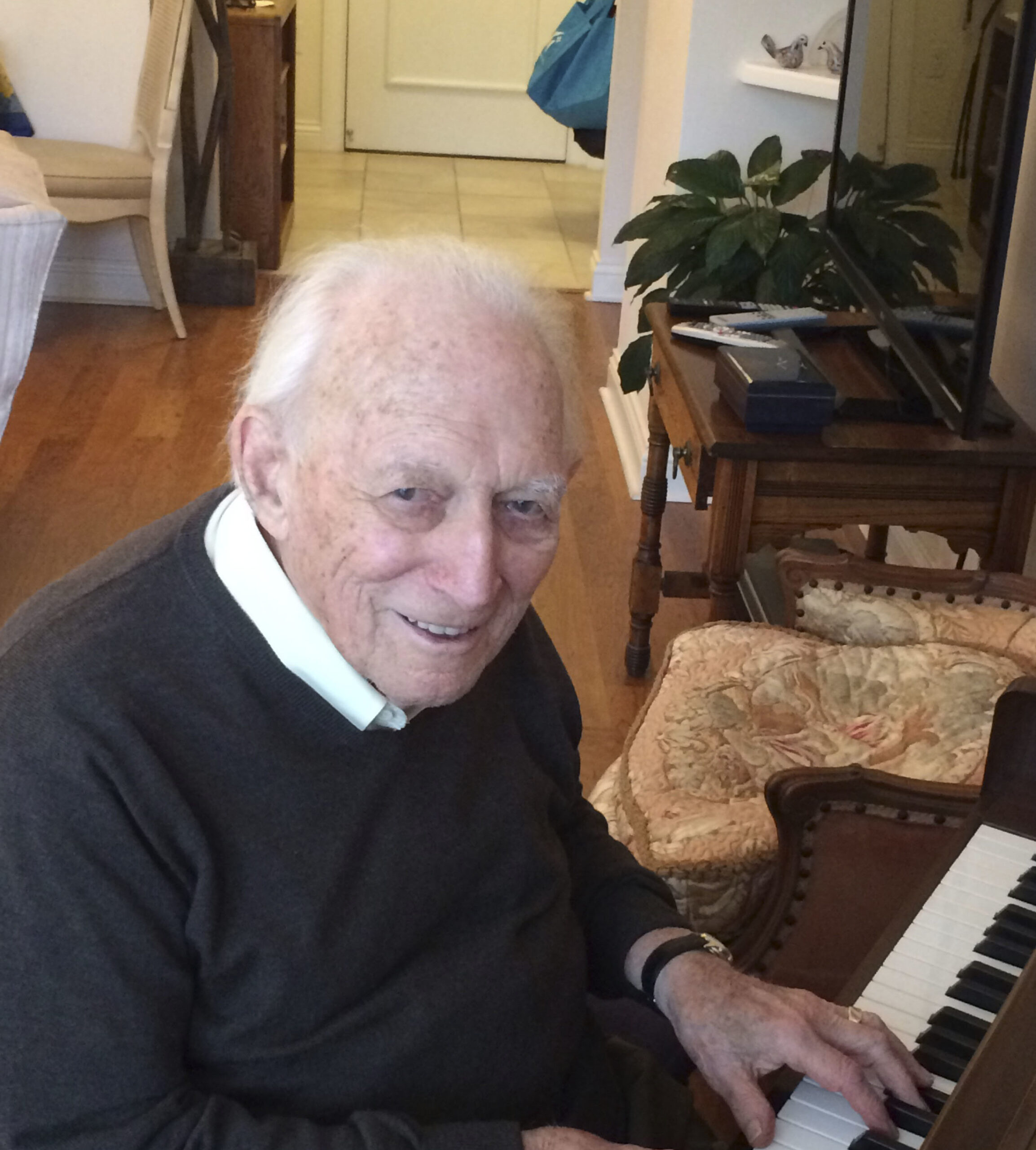 Bernie Marcus started playing the piano at age 80. (Photo/Rob Gloster)