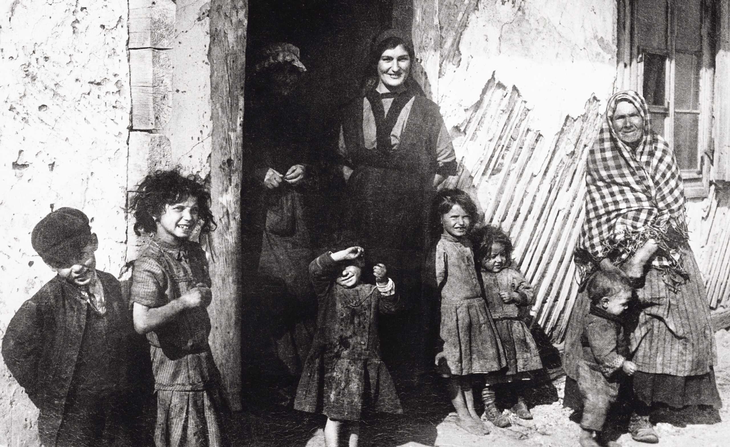 A Jewish family in Jedrzejow, Poland, circa 1900 (Photo/JTA-Imagno-Getty Images)