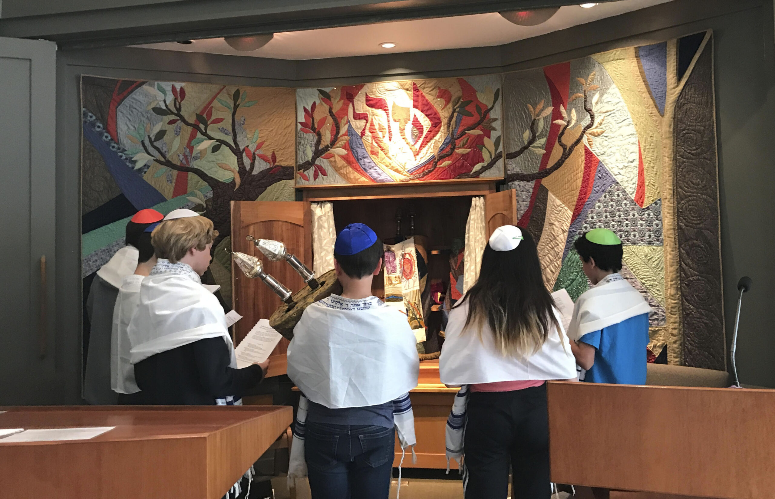 B'nai mitzvah students from Palo Alto School for Jewish Education