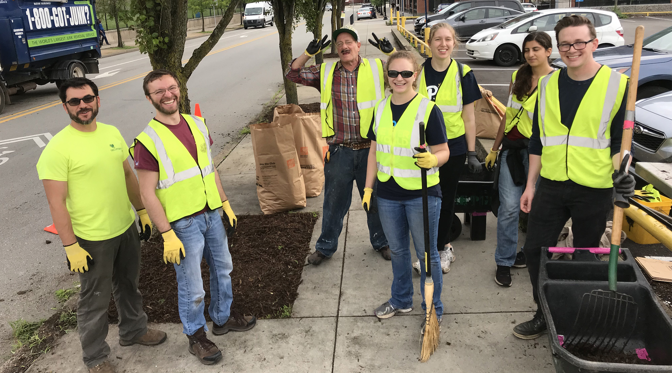 A group of volunteers takes to the streets to beautify Pittsburgh. /Courtesy Jewish Federation of Greater Pittsburgh
