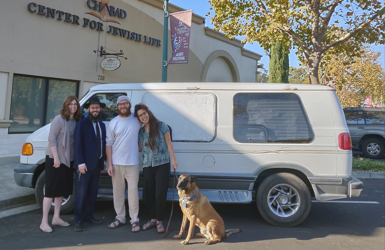 (From left) Rebbetzin Aidel and Rabbi Chaim Zaklos, Ashriel Ashush, Maayan Kline and 9-year-old dog Benzi. (Batya Sackville)