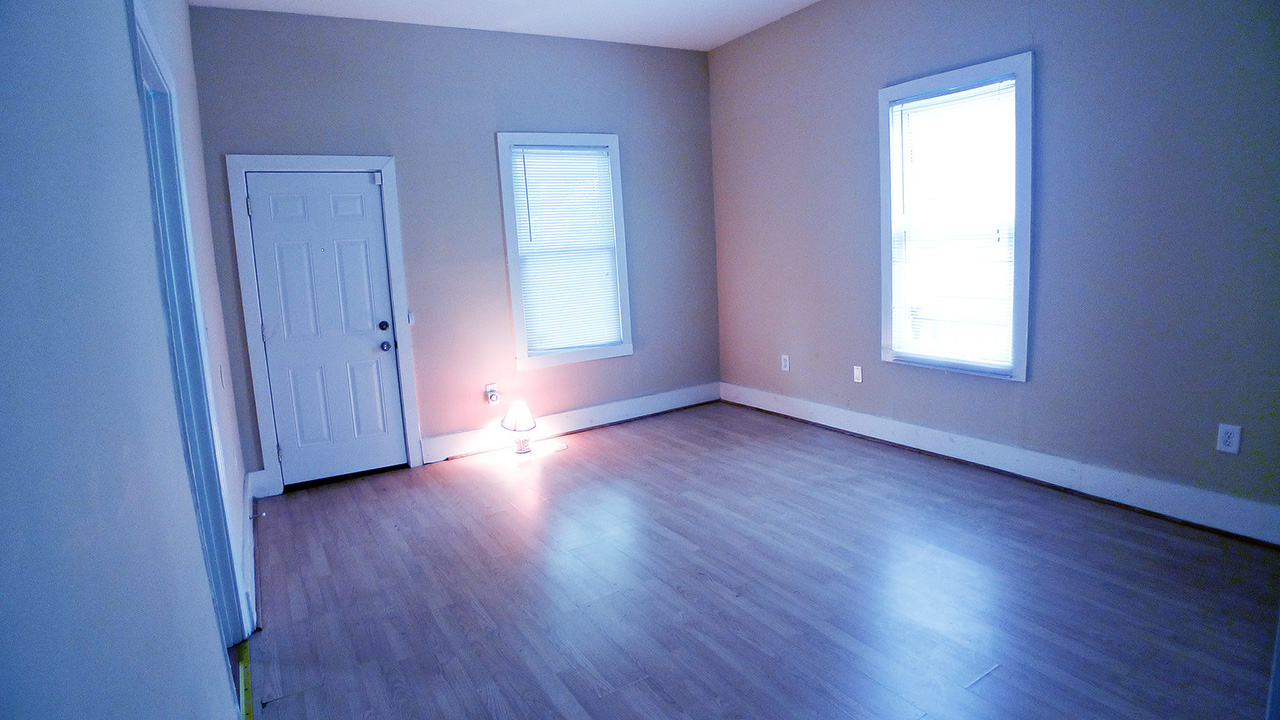 Julie Levine could really go for a empty house right about now. (Photo/Flickr-Nathan Sharratt CC BY-SA 2.0)