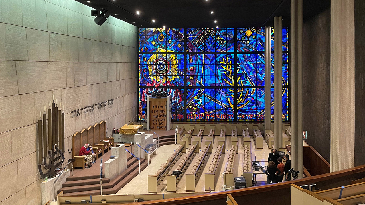 The expansive interior of the Chicago Loop Synagogue is conducive to social distancing, says synagogue president Lee Zoldan. (Photo/JTA-Paul Harding-FAIA)