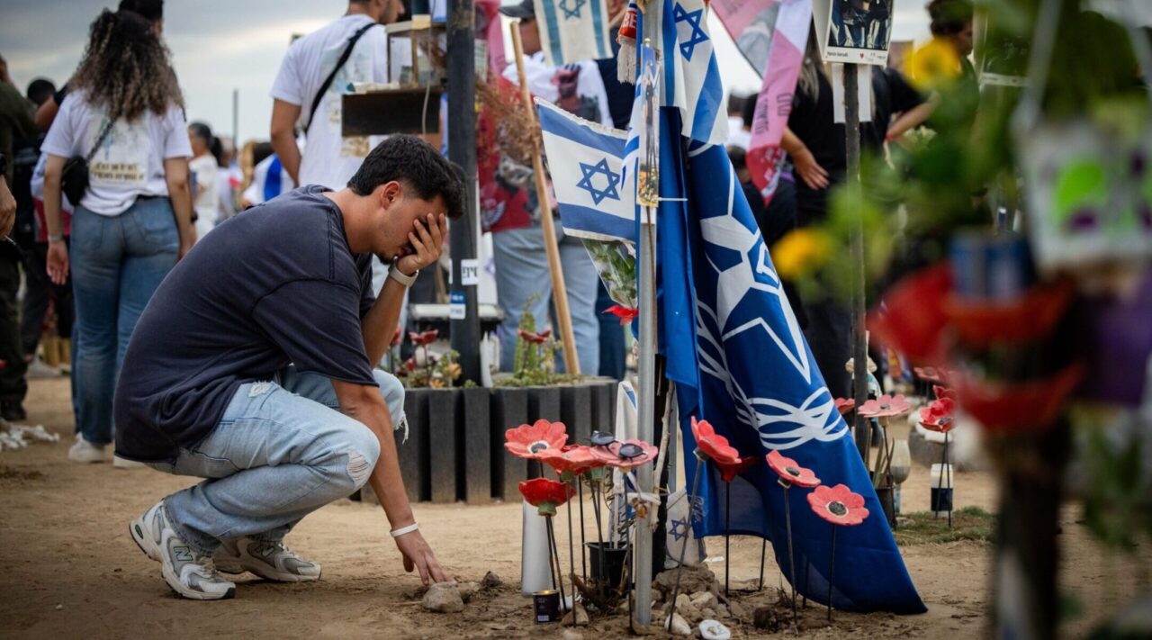 Man grieves at Nova memorial