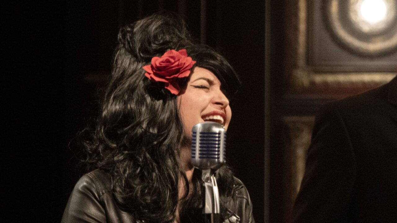 Elsa Cedeño sings as Amy Winehouse for tribute band Valerie at Broadway Studios in San Francisco in December 2024. (Aaron Levy-Wolins/J. Staff)