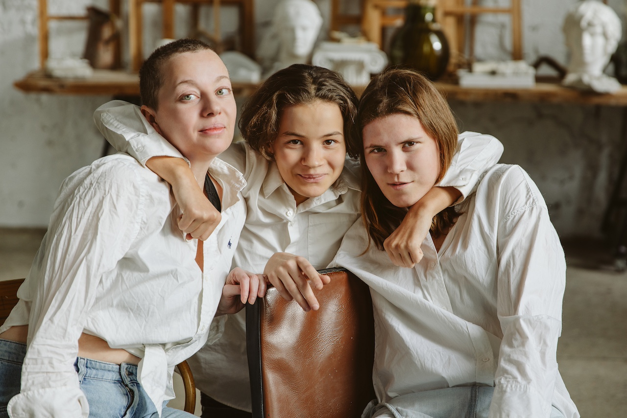 Theater director Evgenia "Zhenya" Berkovich (left) with her daughters. (Ira Polyarnaya)