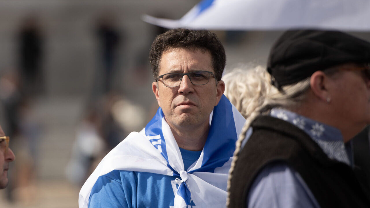 UnXeptable leader Offir Gutelzon at a rally in San Francisco's Civic Center Plaza on Oct. 13, 2023, just days after Hamas' Oct. 7 attack on Israel. (Aaron Levy-Wolins/J. Staff)