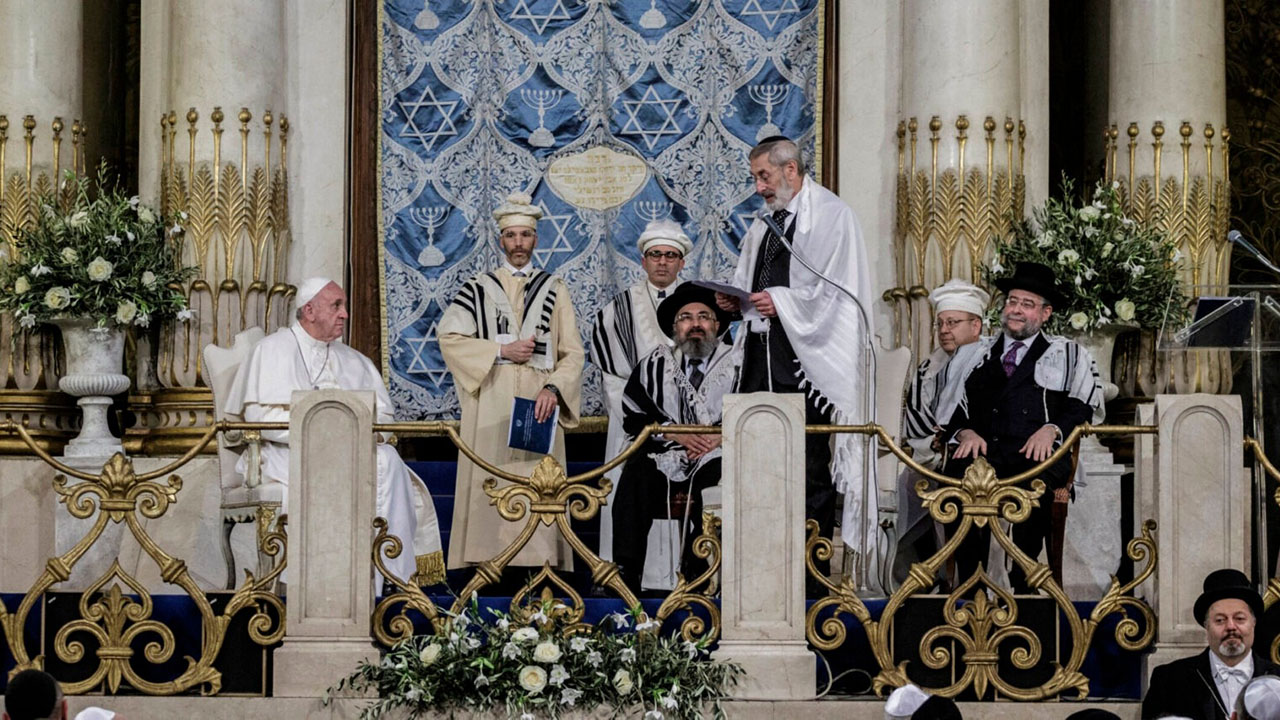Pope Francis listens to Rabbi Riccardo Di Segni while sitting during his visit to the Great Synagogue of Rome, Italy, Jan. 17, 2016. (Giuseppe Ciccia/Pacific Press/LightRocket via Getty Images)