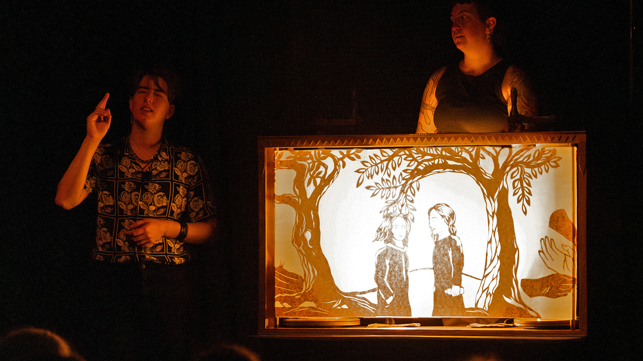 Weaver narrates "Shterna & the Lost Voice," as Kiah Raymond operates the "crankie." (Darren Port)