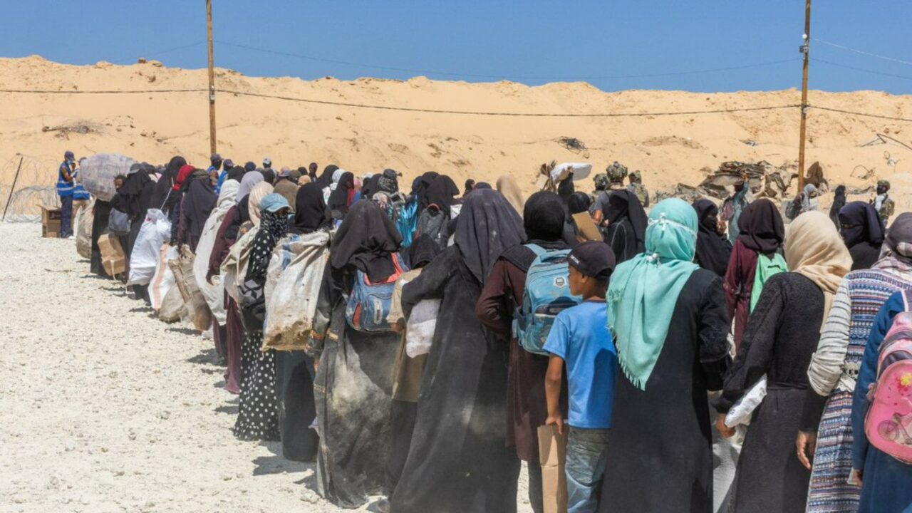 Gazans line up for food