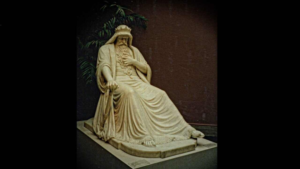 King Saul sculpture