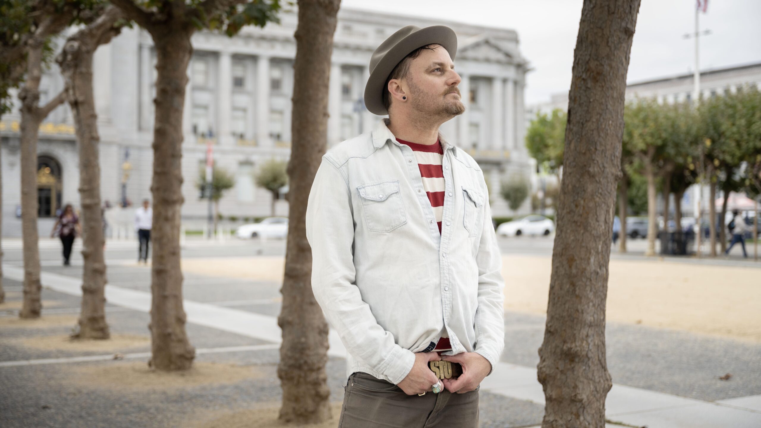 "STU," reads the belt buckle on Broke-Ass Stuart, aka Stuart Schuffman, seen here outside San Francisco City Hall. (Aaron Levy-Wolins/J. Staff)