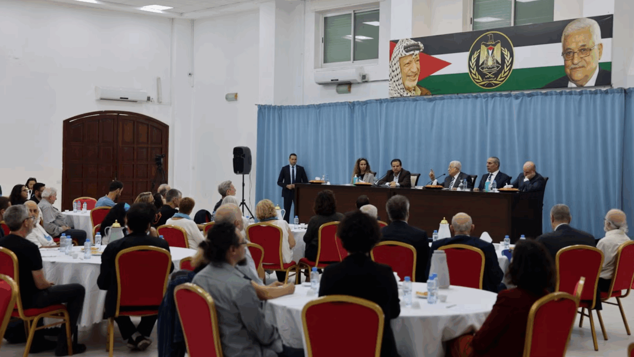 Mahmoud Abbas speaks onstage