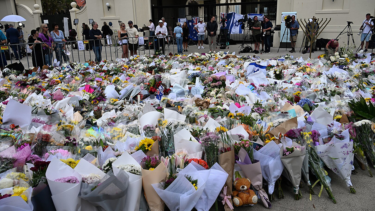 A memorial for the Bondi Beach massacre victims at the Bondi Pavilion quickly filled with flowers and tributes in the days after the Dec. 14 attack. (Sardaka/CC0 1.0 via Wikimedia Commons)