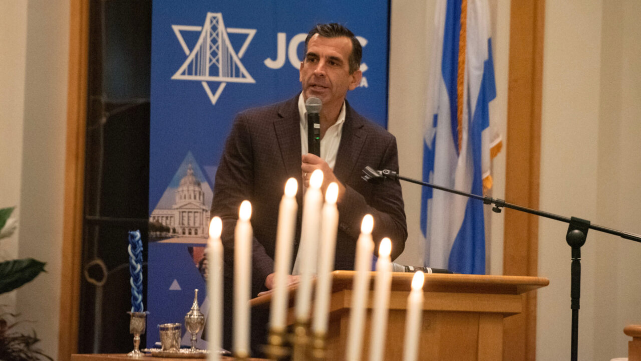 “There is a moment of darkness here,” U.S. Rep. Sam Liccardo (D-San Jose) says during a JCRC event on Dec. 20, the seventh night of Hanukkah, at Congregation Shir Hadash in Los Gatos. (Aaron Levy-Wolins/J. Staff)