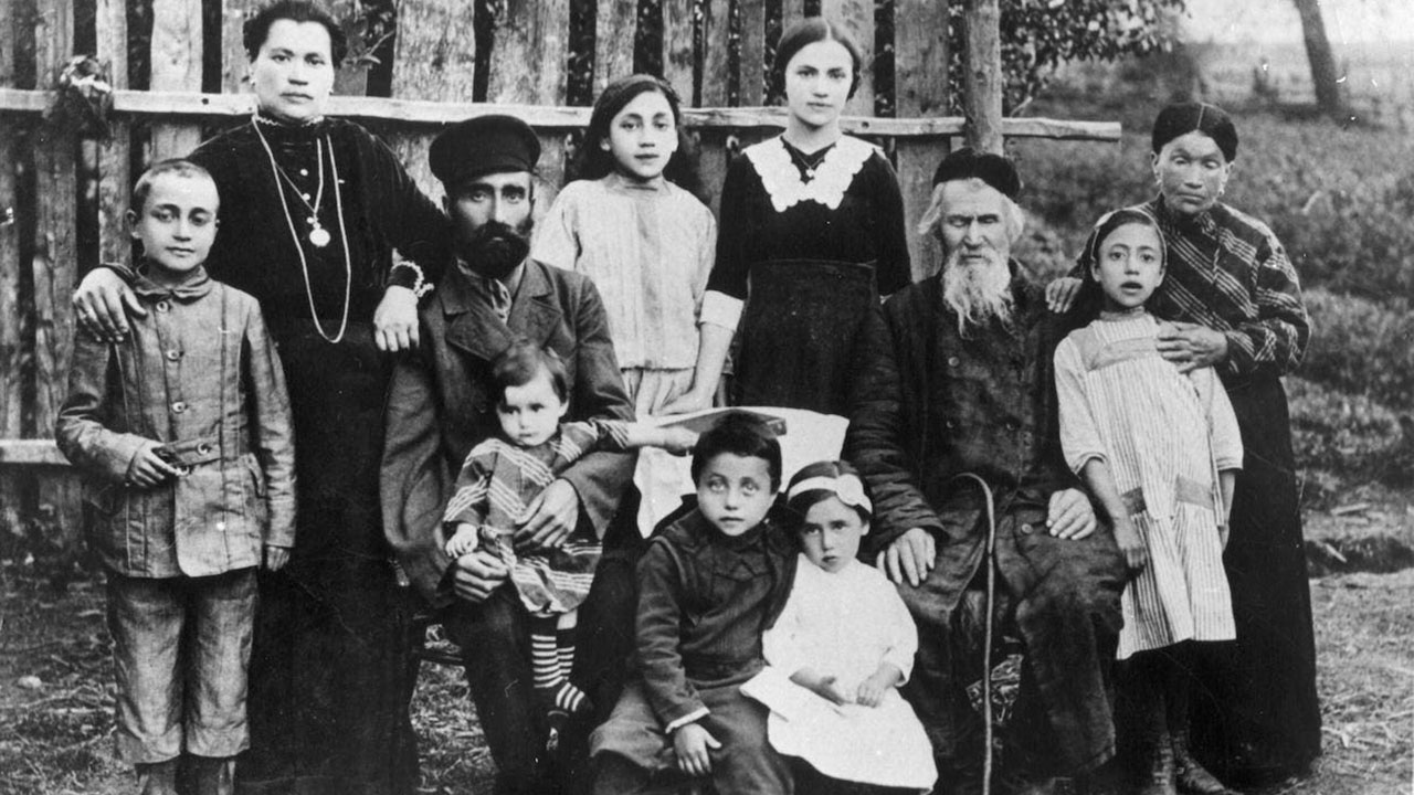 A family in the Seduva shtetl, captured before the world they knew disappeared. The Lost Shtetl Museum offers an intimate look at religious, civic and cultural life in communities like these. (The Lost Shtetl Museum/collection of Anat Rosen)