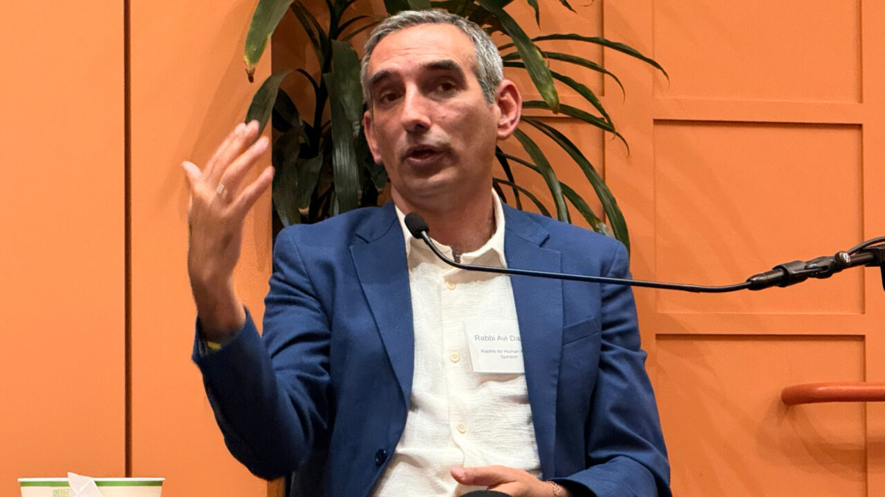 Rabbi Avi Dabush, executive director of Israel-based Rabbis for Human Rights, spoke about his organization’s work at Congregation Sha’ar Zahav on Jan. 26. (Niva Ashkenazi/J. Staff)