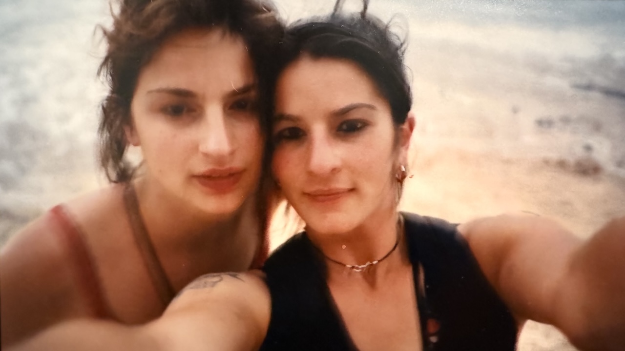 Shoshana von Blanckensee (left) and Chloe Sherman at the Dead Sea in Israel in 1999. (Courtesy Chloe Sherman)