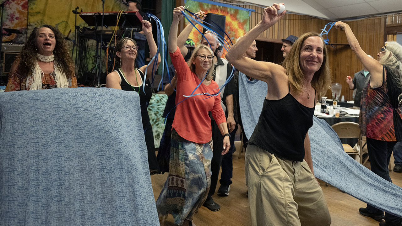 Participants dance through the “Red Sea” during the Deadhead seder in San Rafael on April 4. (Aaron Levy-Wolins/J. Staff)