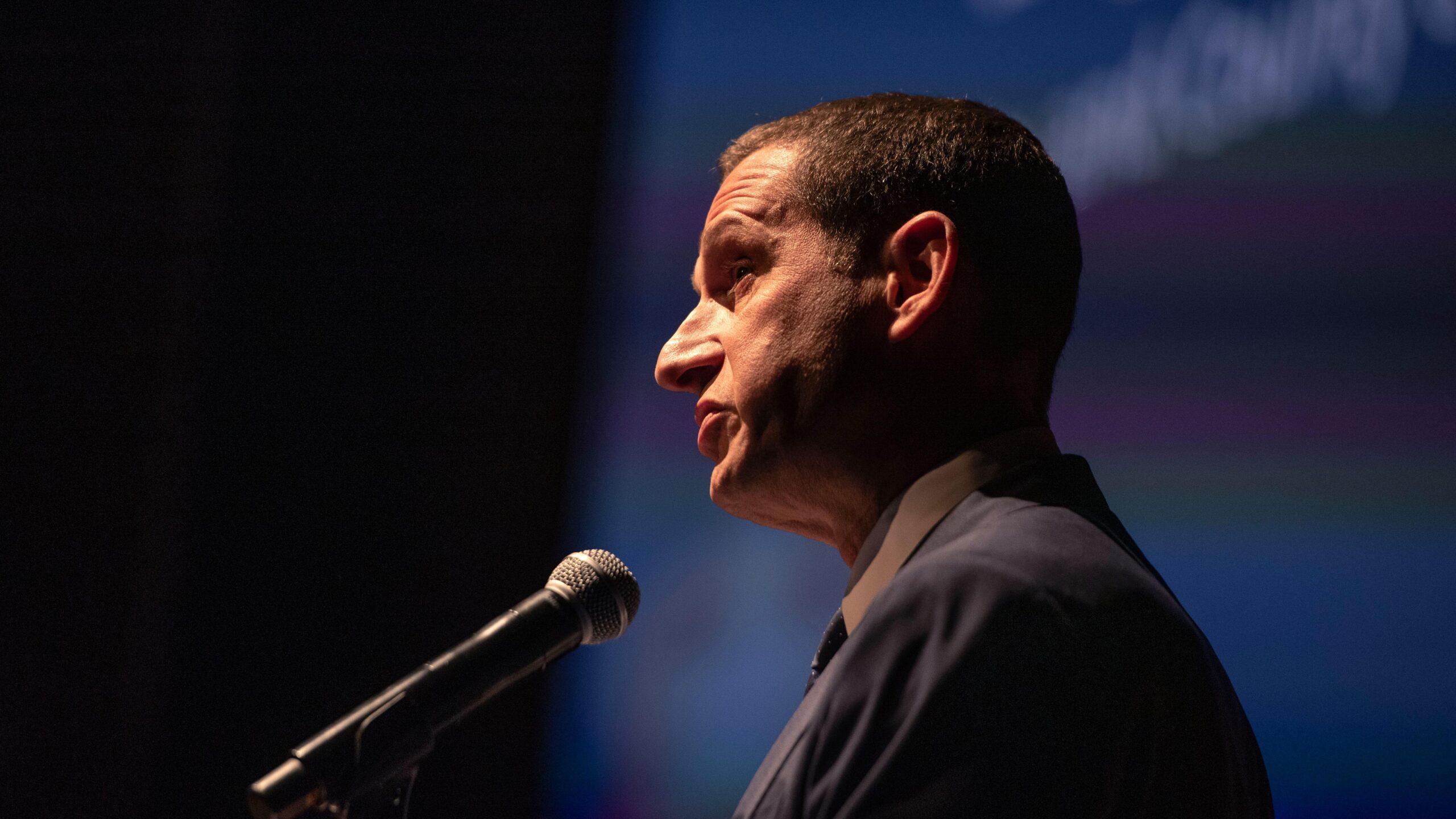 S.F. Mayor Daniel Lurie gave the keynote address at the city's Yom HaShoah commemoration at the JCCSF. (Aaron Levy-Wolins/J. Staff)